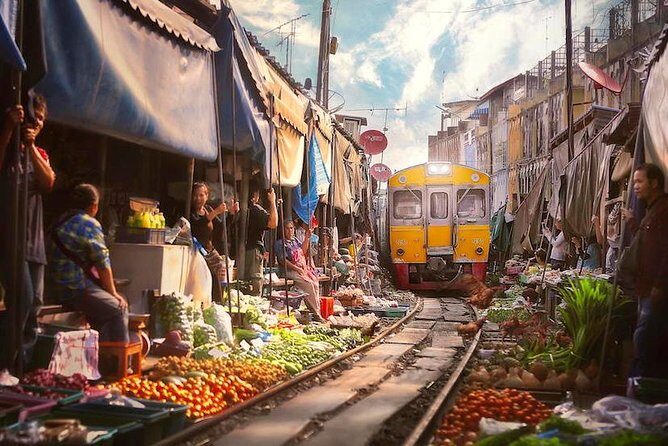 VIP Private Tour Damnoen Saduak+ Amphawa + Mae Klong Railway - Good To Know