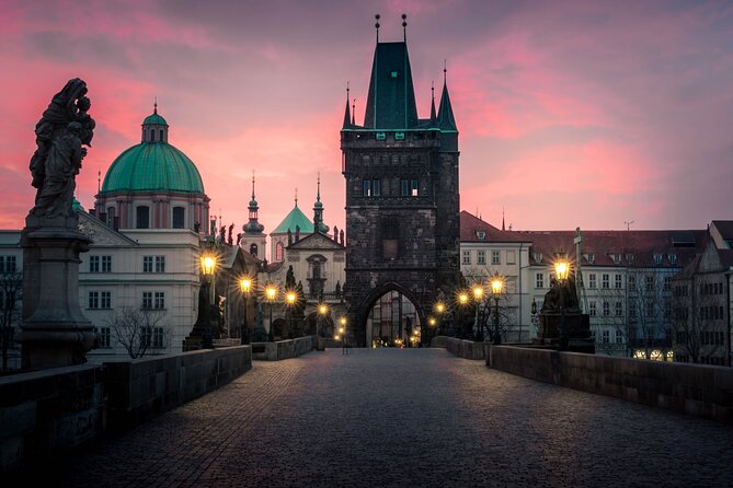 VIP Tour: Professional Photos - You and Prague Best Monuments - Pricing and Guarantee