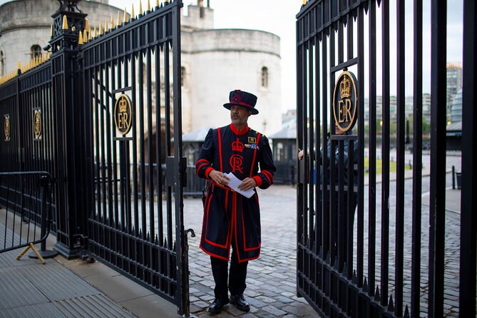 VIP Tower of London: After Hours Tour & Ceremony of the Keys - Accessibility Considerations