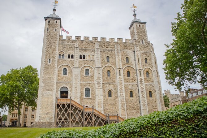 VIP Tower of London and Crown Jewels Tour With Private Beefeater Meet & Greet - Reviews and Tour Experience