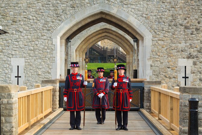 VIP Tower of London and Crown Jewels Tour With Private Beefeater Meet & Greet - Cancellation Policy