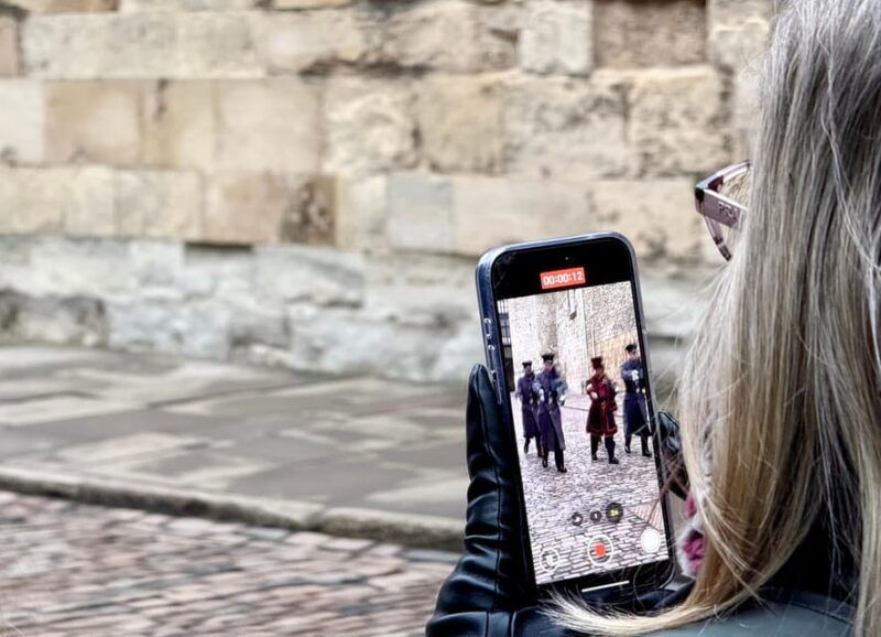 VIP Tower of London Beefeater Meet & Greet and Royal London - Getting an Authentic Feel of Londons Royal Heart