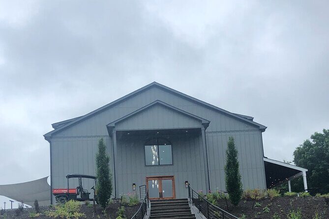 Virginia Winery Excursion by Luxury Vehicle Three wineries - Good To Know