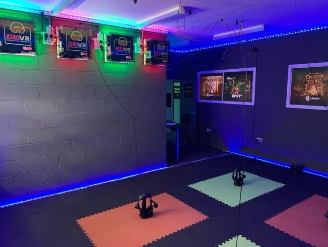 Virtual Reality Escape Room - Directions