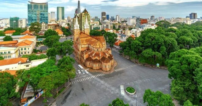 Visit 5 Districts & The Hidden Gems In Saigon By Motorbike - District 2: Local Markets