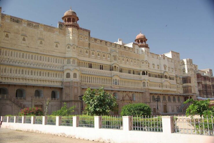 Visit Bikaner in Private Car With Guide Service - Good To Know