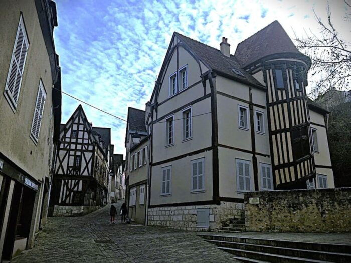 Visit Chartres Through Tales and Legends: From the Cathedral to the City! - The Restoration of a Historical Gem