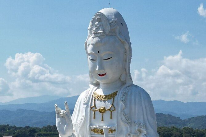 Visit Chiang Rai Temples and Lalitta Cafe from Chiang Mai - The Practicalities