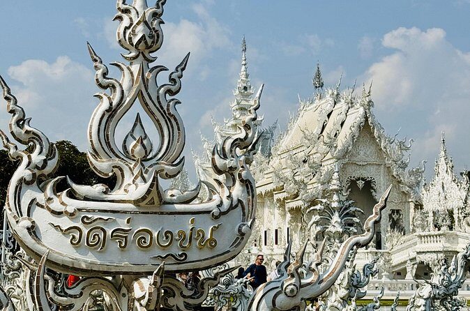 Visit Chiang Rai Temples and Lalitta Cafe from Chiang Mai - FAQ