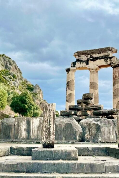 Visit Delphi & Meteora Monasteries Full Day Private Trip - Highlights
