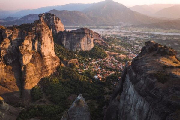 Visit Delphi & Meteora Monasteries Full Day Private Trip - The Sum Up