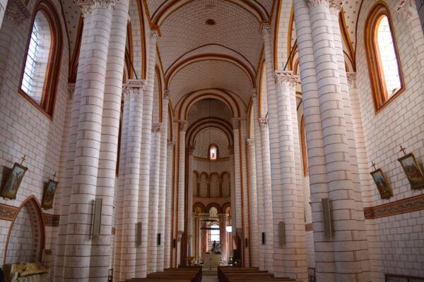 Visit EVERYTHING in the Region of Poitiers in a Day-Tour - Transportation Details