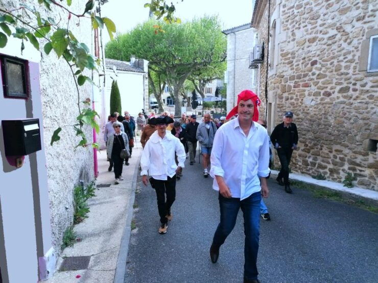 Visit Grillon, a Wonderful Provençal Village! - Grillon: A Charming Provençal Gem