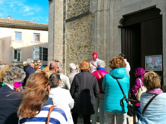 Visit Grillon, a Wonderful Provençal Village! - Explore Grillons Architectural Beauty