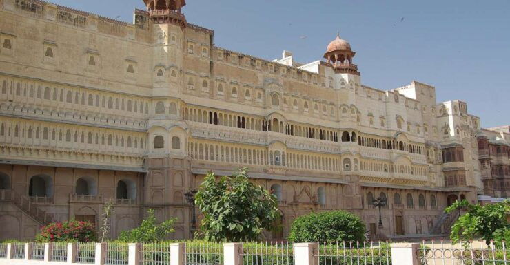 Visit Junagarh Fort, Rat Temple & Jodhpur Drop From Bikaner - Junagarh Fort: a Magnificent 16th-Century Fort With 37 Palaces and Pavilions