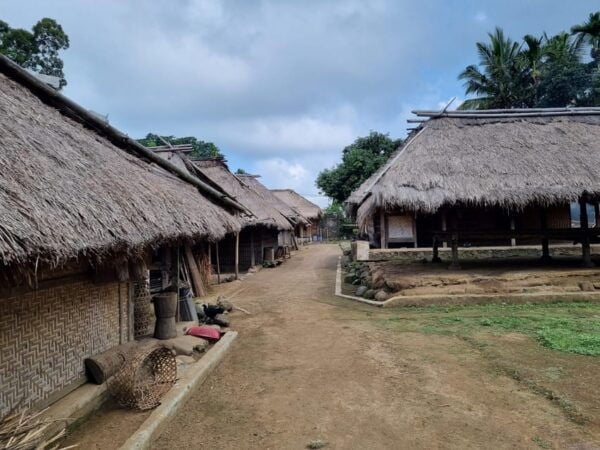 Visit Lombok Sasak Tribe Village, Waterfall And Selong Hill - Inclusions and Transportation Details
