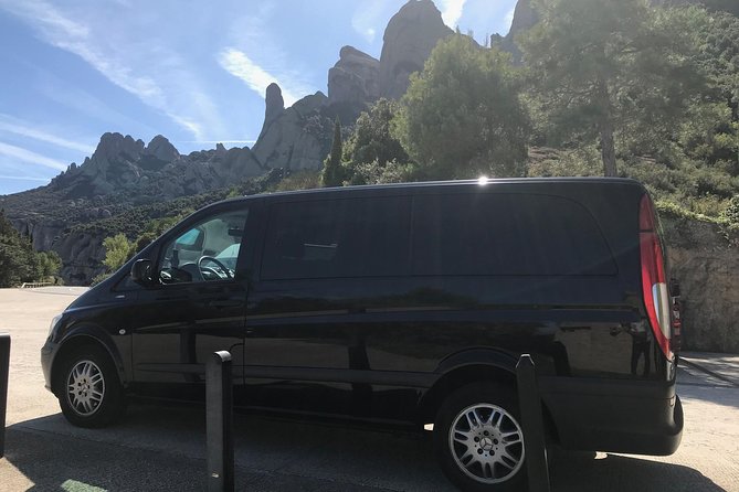 Visit Montserrat 5 Hours 7pax - Tour Details