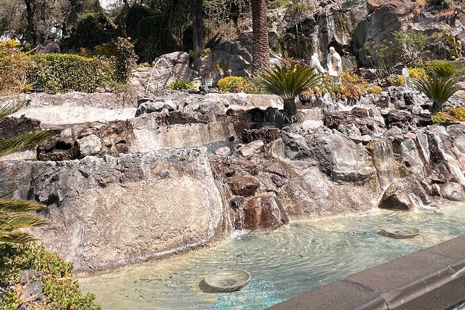 Visit of the Guadalupes Basilica in Private Tour With Transport - Details for Pickup