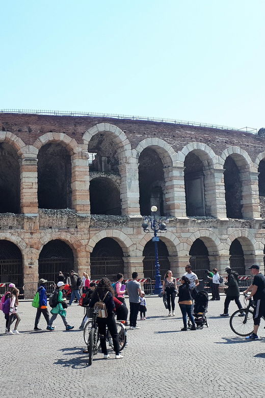 Visit of Verona and Lake Garda. Full day tour from Milan - Exploring Verona: The City of Romeo & Juliet