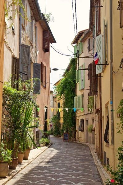 Visit Saint Paul De Vence, Antibes & Cannes: 7h Tour - Transportation Details