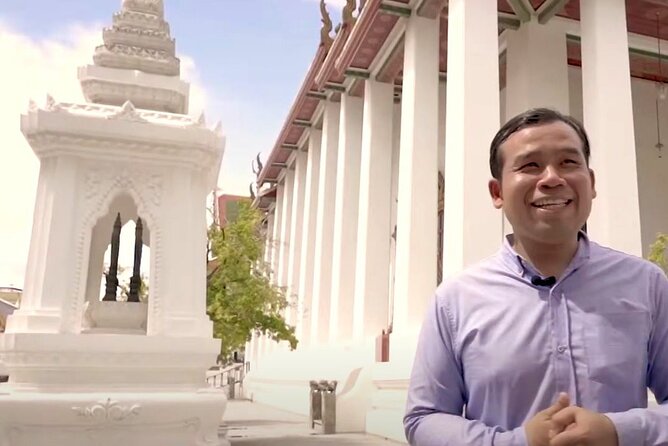 Visit Temples in and Around Bangkok With a Former Monk of 10 Years - Discovering Wat Phra Kaew