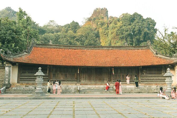 Visit Thay Pagoda Duong Lam Ancient Village Hanoi Private Tour - Exploring the Itinerary: What to Expect  