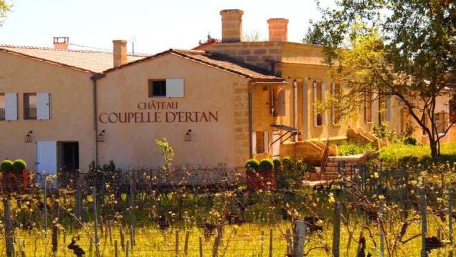 Visit the Artisanal Vinegar Factory of Château Coupelle D'ertan - Purchasing Local Products