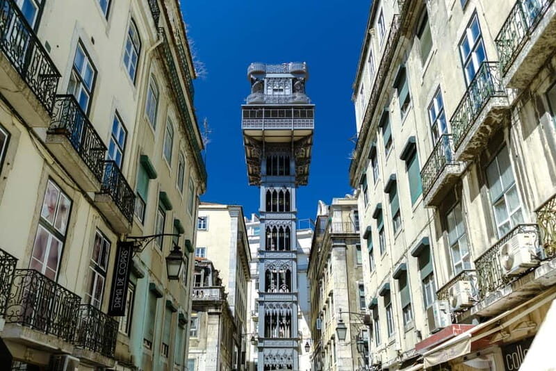 Visit the centre of Lisbon. Small group. Follow the guide.. - A Closer Look at the Experience  