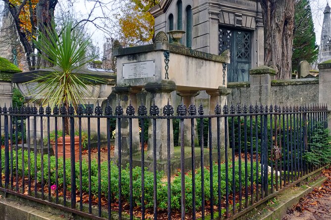 Visit the Père Lachaise Cemetery: a Self-Guided Tour - Price