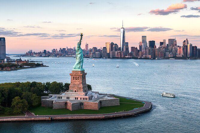 Visit The Statue of Liberty and Manhattan Walking Tour - An In-Depth Look at the Itinerary