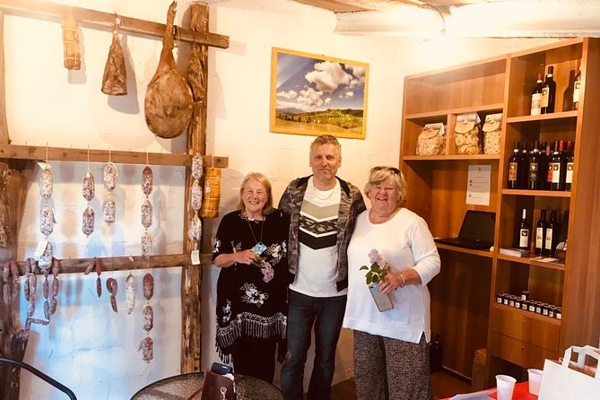 Visit to the Cinta Senese Farm in Montepulciano - Cancellation Policy
