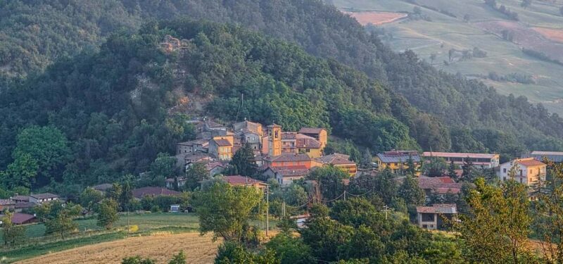 Visit to the medieval village of Trebecco Castle and the Church of St. Fermo - A Journey into Medieval Italy: Trebecco Castle and St. Fermo Church Tour Review
