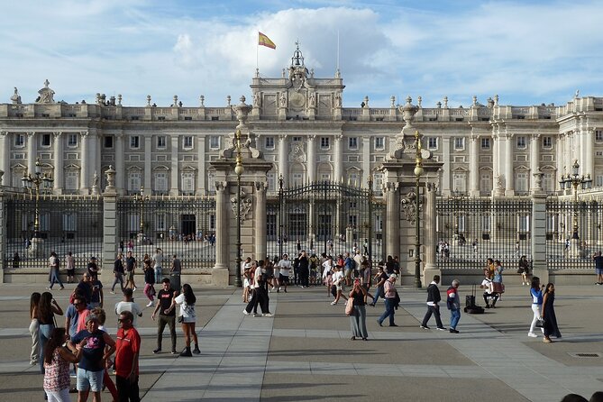 Visit to the Royal Palace of Madrid in a Small Group - Meeting and Pickup