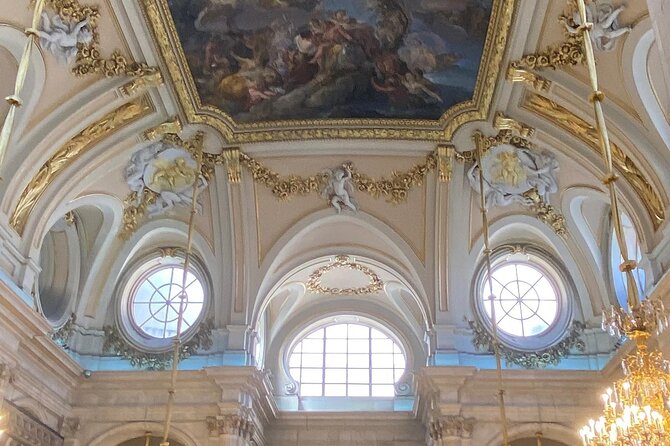 Visit to the Royal Palace of Madrid Small Group - Visiting the Palace Armory