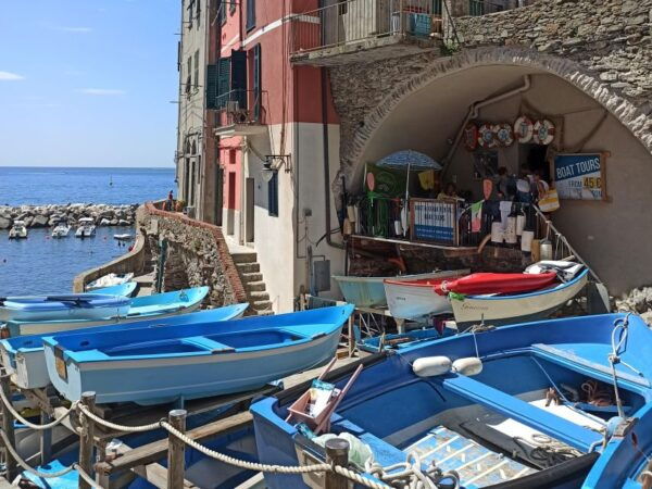 Visit Wonderland Cinque Terre in One Day - The Sum Up