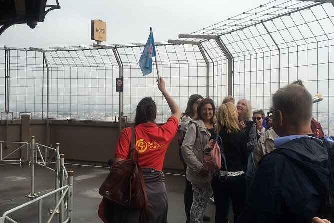 Visita Guiada Ao Topo Da Torre Eiffel Em Português. - Spectacular Views From the Summit