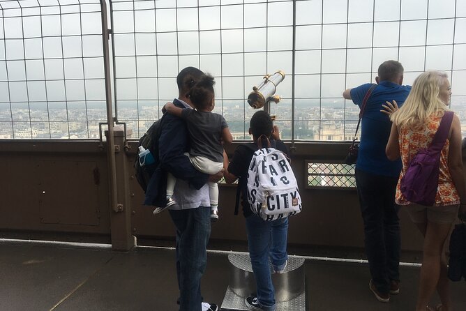 Visita Guiada Ao Topo Da Torre Eiffel Em Português. - Common Questions About the Tour