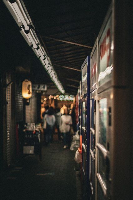 Visiting Local Bars in Tokyo - Delicious Japanese Food and Drinks