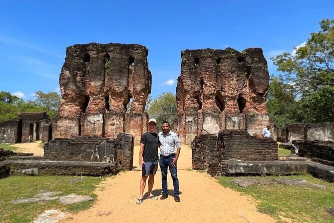 Visiting the Historical Polonnaruwa Ruins and Minneriya Safari - First Impressions: Ease and Comfort from the Start