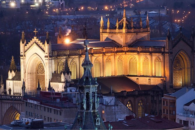 Vitoria and Añana Salt Valley Small Group Tour, Lunch Included - Itinerary Overview