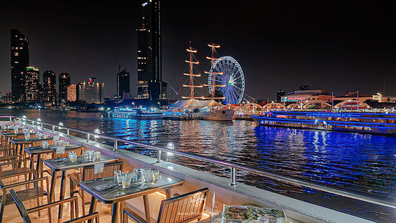 Viva Alangka Cruise in Bangkok - Boarding at Asiatique, and making sense of the times