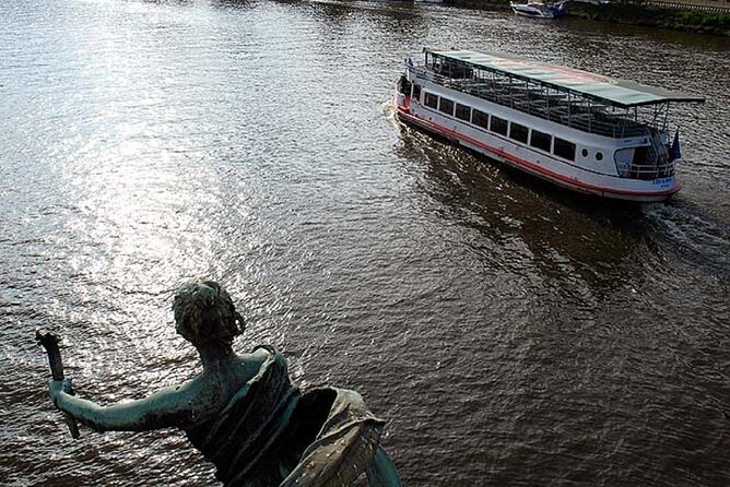 Vltava Dinner Cruise With Music in Prague - Cruise Highlights