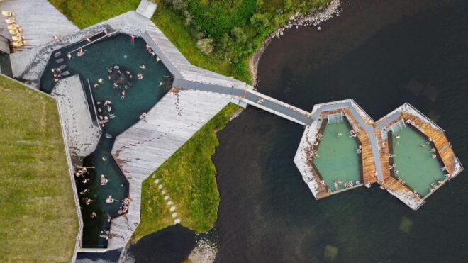 Vök Geothermal Baths & Waterfall Tour From Seydisfjordur - Participant Age Ranges