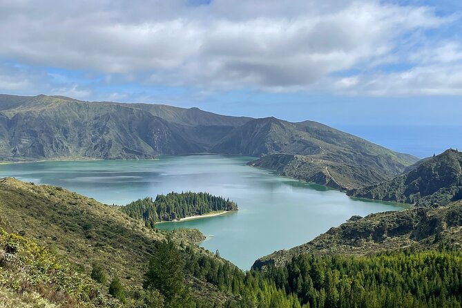 Volcanic Lakes Sete Cidades and Lagoa Do Fogo Private Van Tour - What To Expect