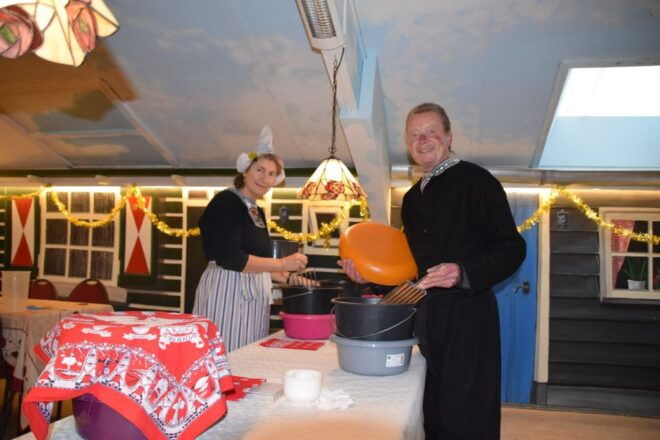 Volendam: 2.5-Hour Cheesemaking Workshop & Clog Making Tour - Participant Selection