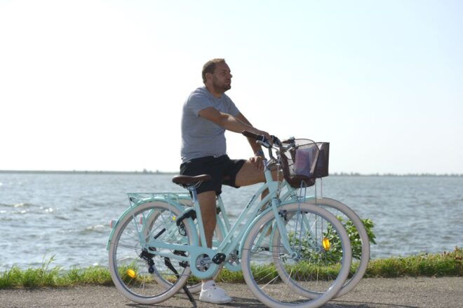 Volendam: Bike Rental With Suggested Countryside Route - Highlights of the Route