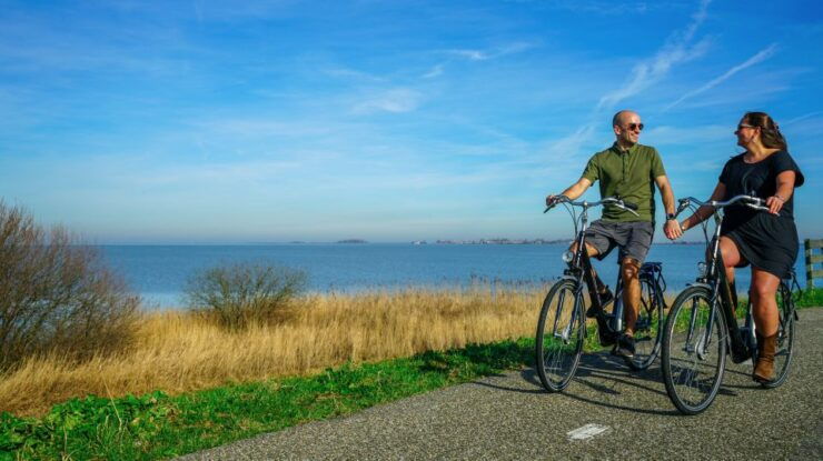 Volendam: E-Bike Rental With Suggested Countryside Route - Experience