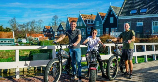 Volendam: E-Scooter Tour With Lunch and Tastings - Start in Volendams Old-Harbor