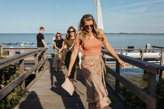 Volendam: Guided Cruise on Gouwzee Lake 1 Free Drink - Inclusions and Facilities