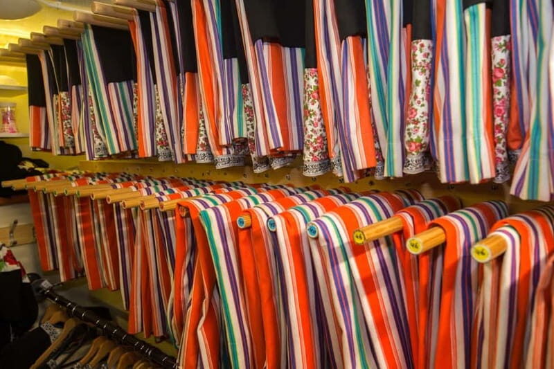 Volendam: Photo Opportunity in Traditional Dutch Costume - An In-Depth Look at the Traditional Dutch Costume Photo Experience